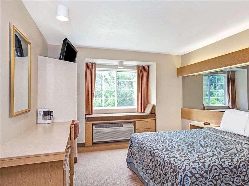 Days Inn By Wyndham Sturbridge Buitenkant foto