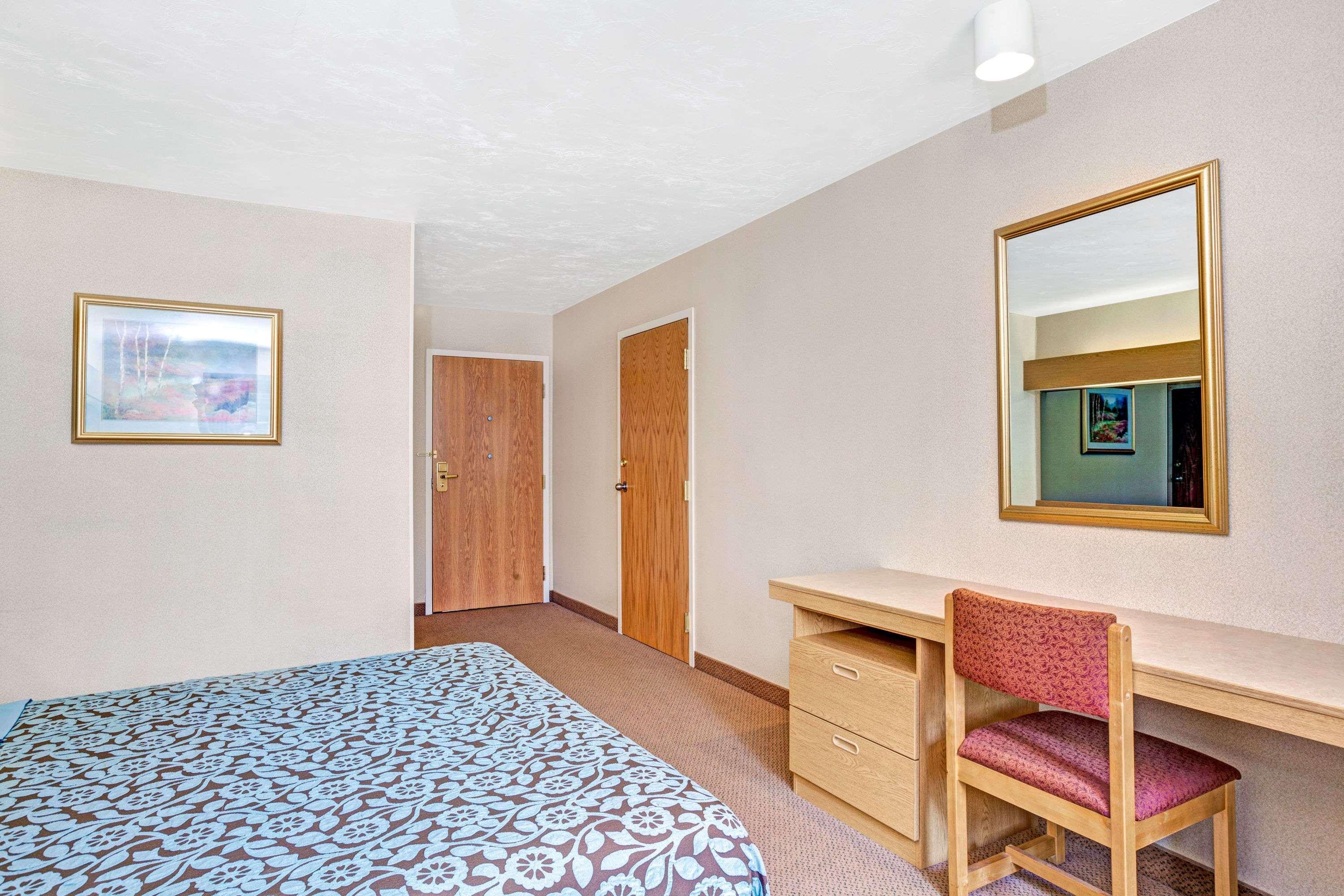 Days Inn By Wyndham Sturbridge Buitenkant foto